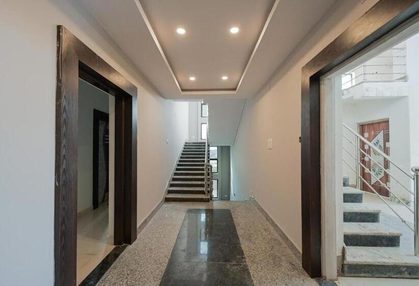 Hotel Capital O La Grace Premium