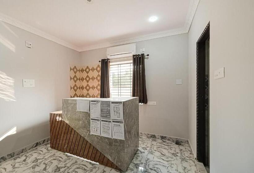 Hotel Capital O La Grace Premium