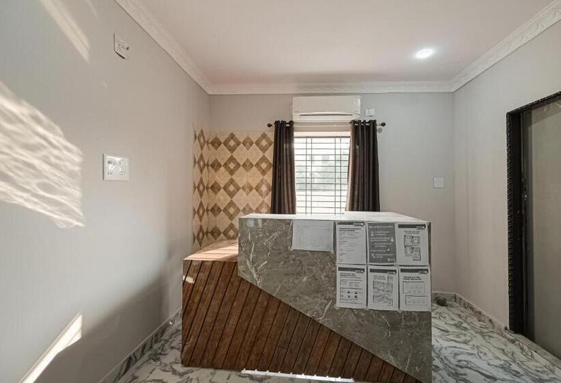 Hotel Capital O La Grace Premium