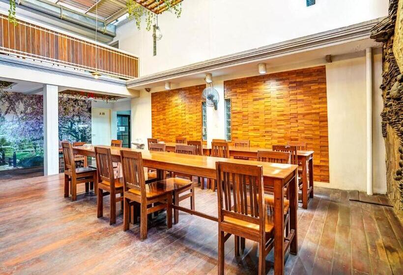 호텔 Capital O 90888 Bintang Diponggo Residence