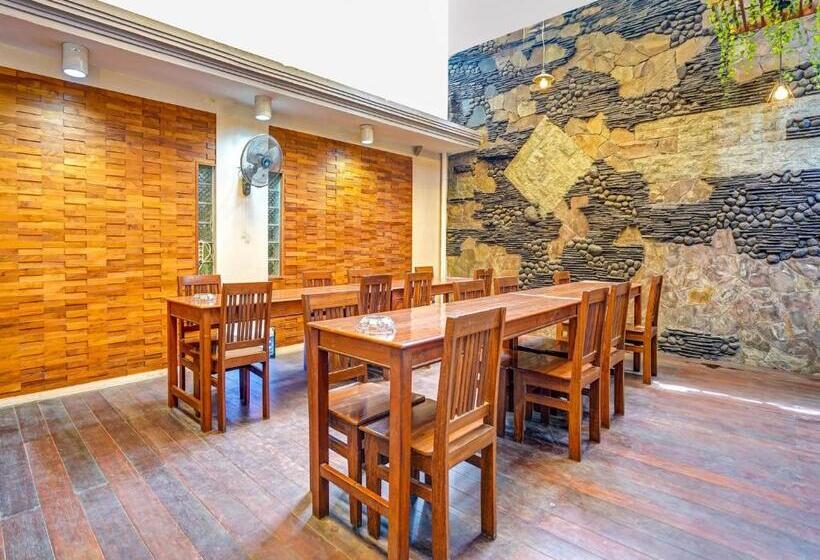 호텔 Capital O 90888 Bintang Diponggo Residence