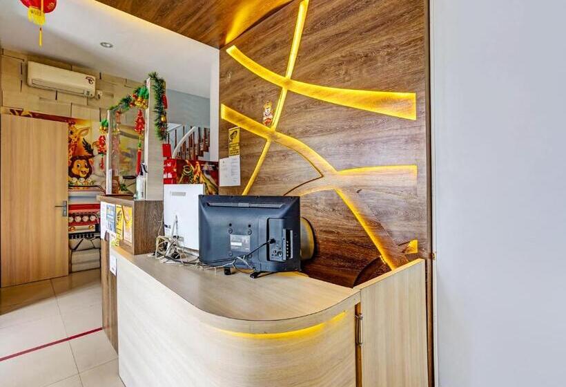 호텔 Capital O 90888 Bintang Diponggo Residence