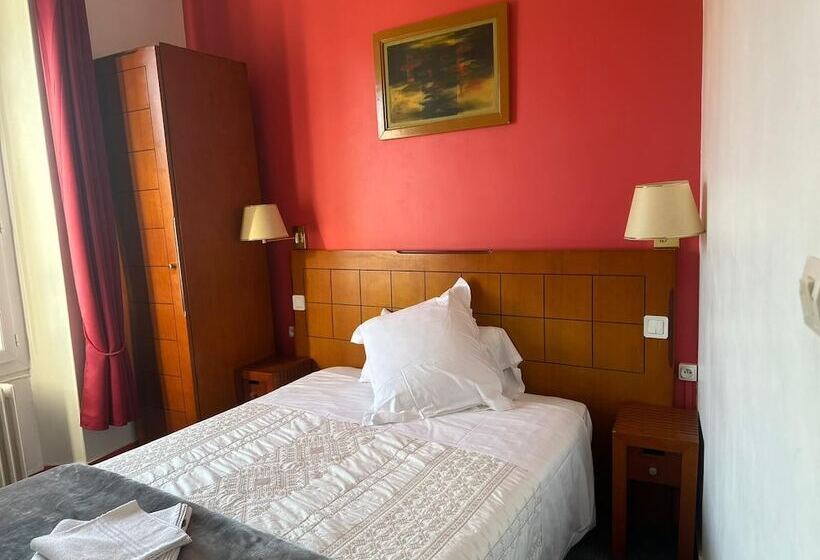 ホテル Le Mediterraneen Montargis