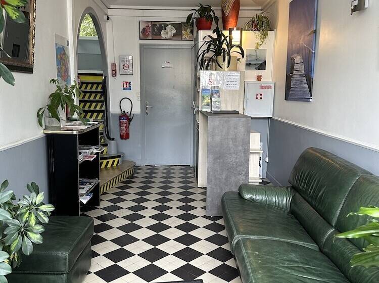 ホテル Le Mediterraneen Montargis