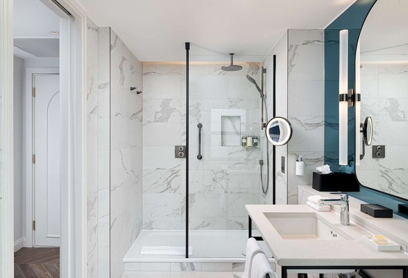 فندق Lost Property St. Paul S London, Curio Collection By Hilton