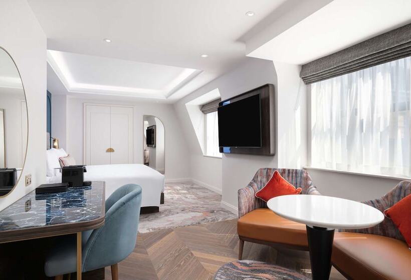 هتل Lost Property St. Paul S London, Curio Collection By Hilton