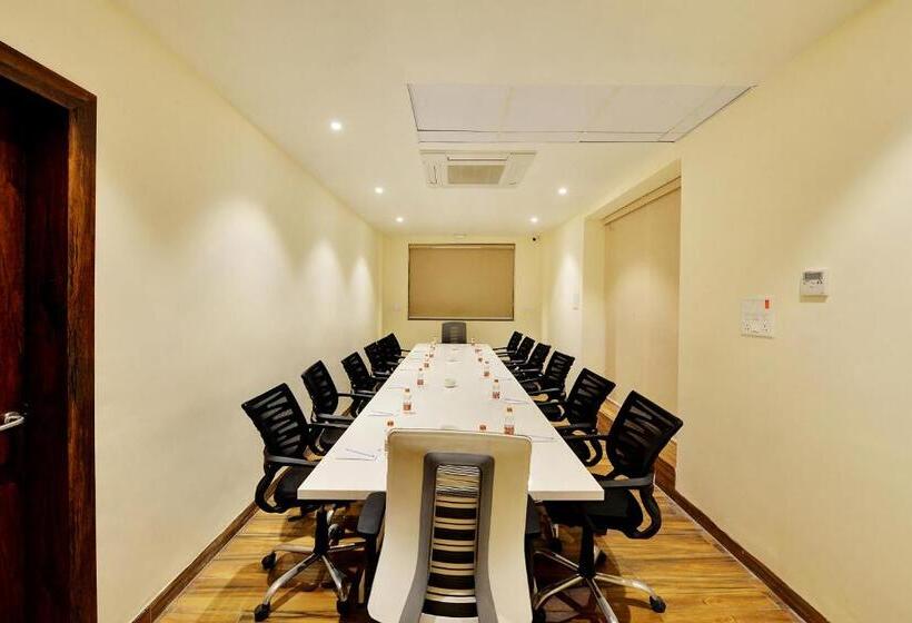 호텔 Mastiff Select Gulbarga