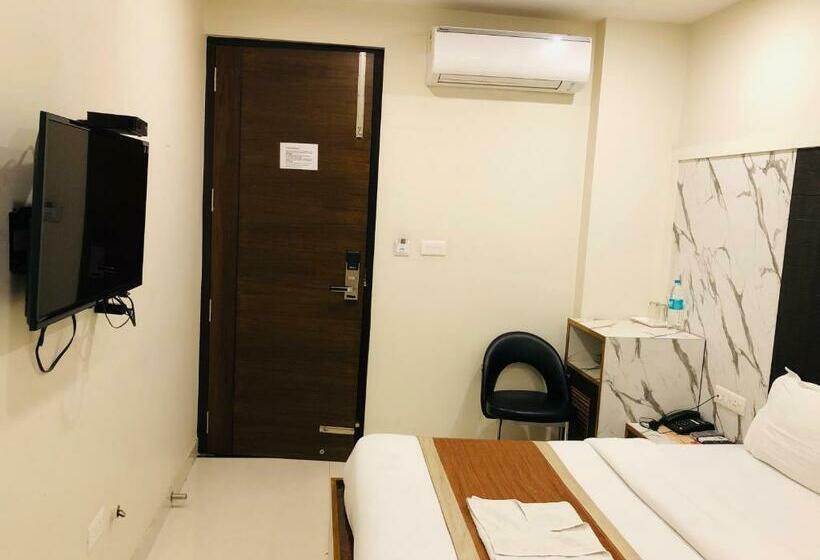 فندق Motimahal Inn