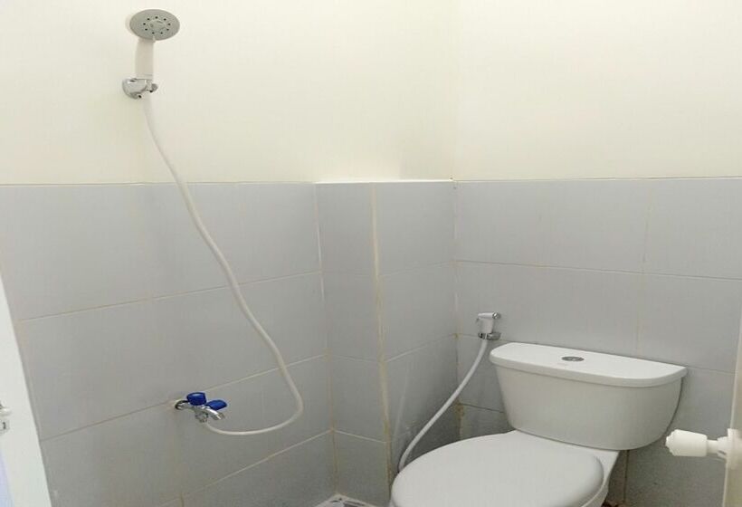 ホテル Oyo 90930 Wisma Hana Hani