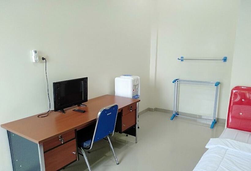 ホテル Oyo 90930 Wisma Hana Hani