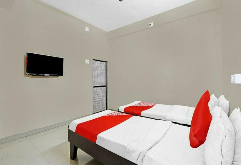 Flagship Hotel Vraj, Khambhaliya