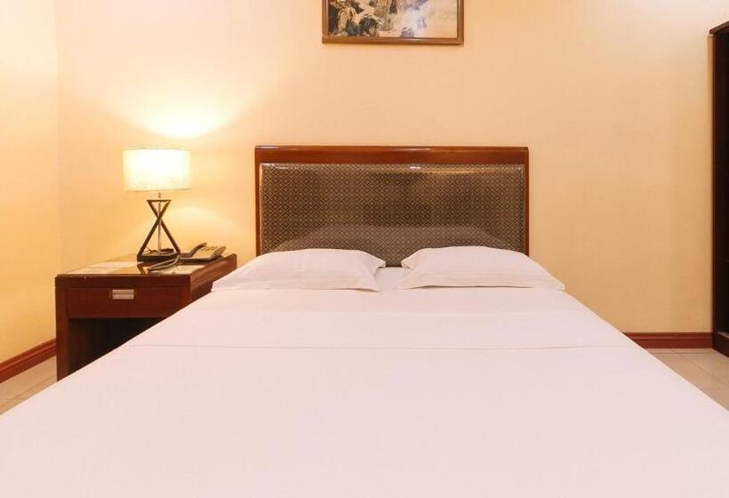 Peace Hotel By Reddoorz