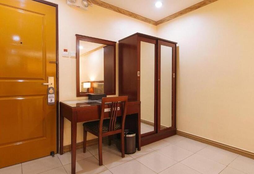 Peace Hotel By Reddoorz