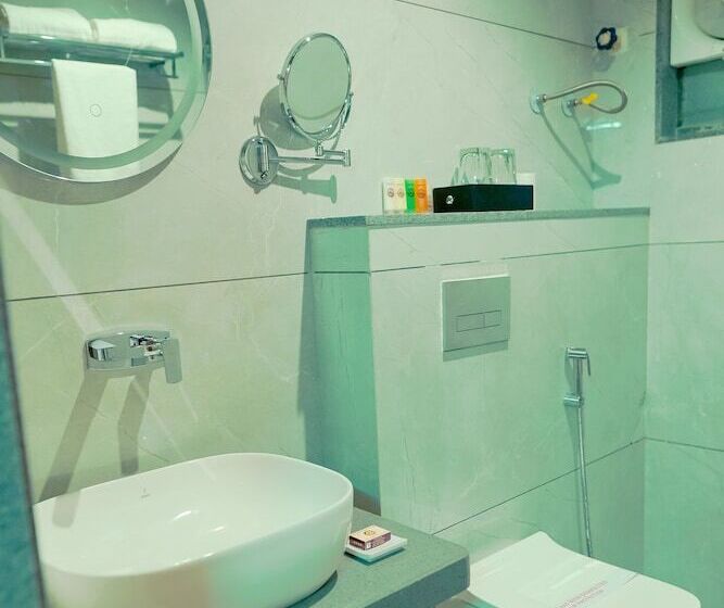 Rg Exclusive Hotel  Akola