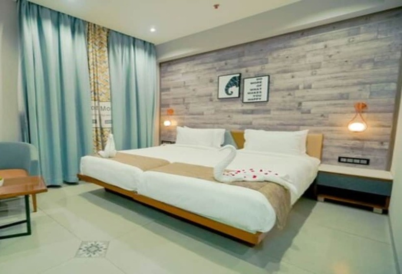 Rg Exclusive Hotel  Akola