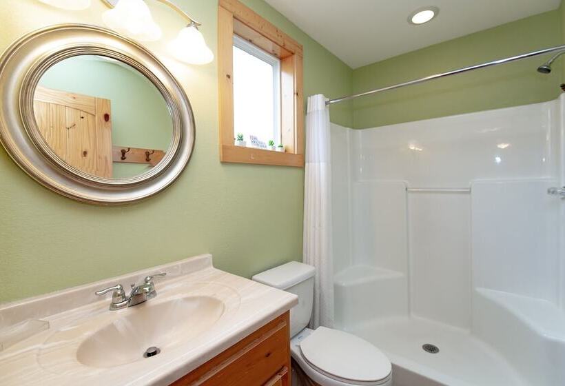 فندق Seven Bluff Cabins