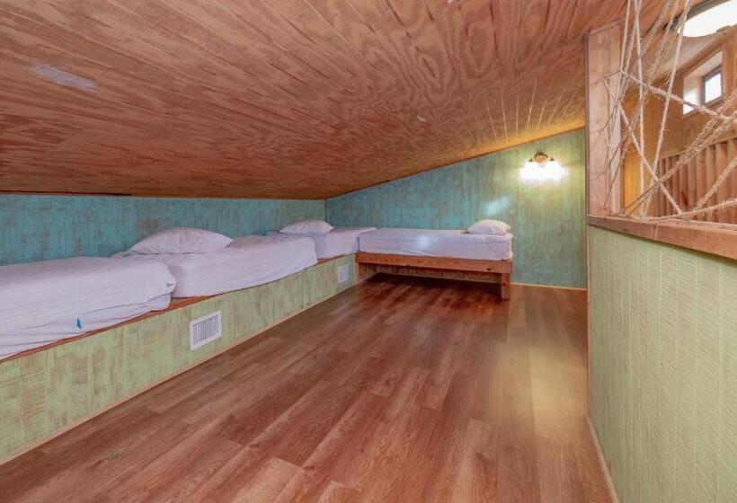 فندق Seven Bluff Cabins