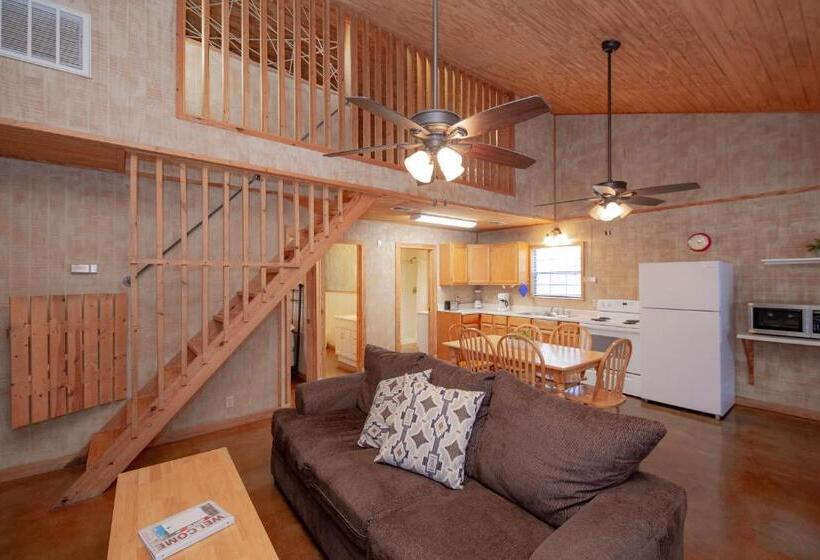 Отель Seven Bluff Cabins