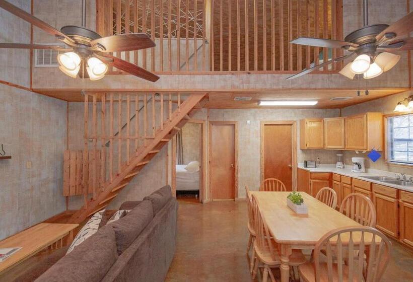 فندق Seven Bluff Cabins