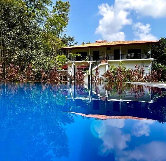 בית מלון כפרי Sigiriya Cashew Palace Resort
