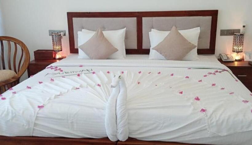 בית מלון כפרי Sigiriya Cashew Palace Resort