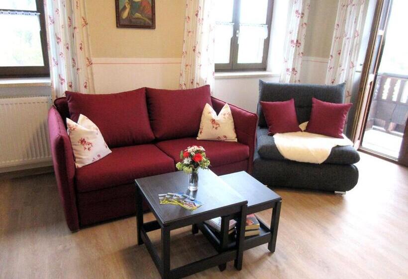 Отель Sträublhof