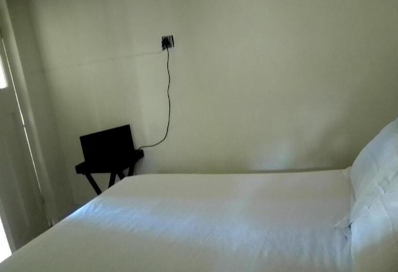 פנסיון Access Guest House