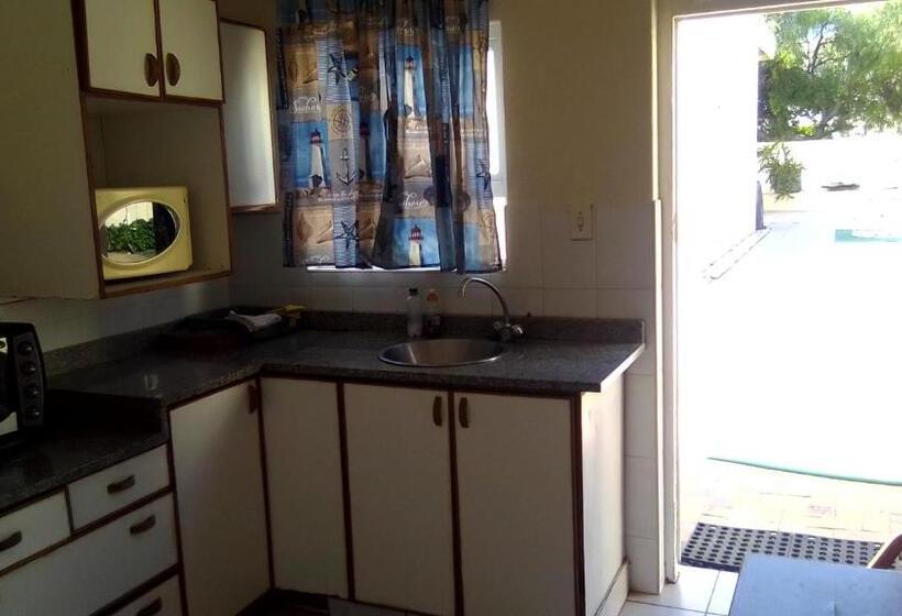 פנסיון Access Guest House