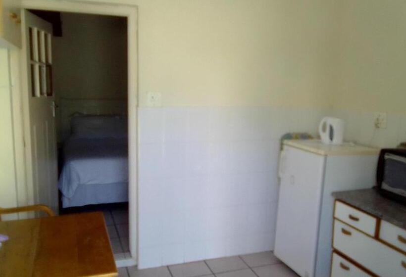 פנסיון Access Guest House