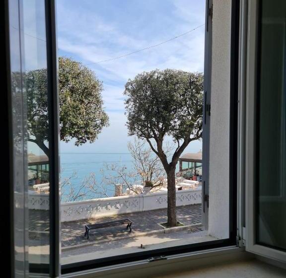 פנסיון Affittacamere Dei Desideri