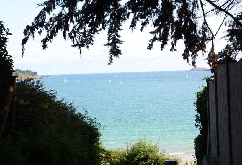 بنسيون Bleu Outremer