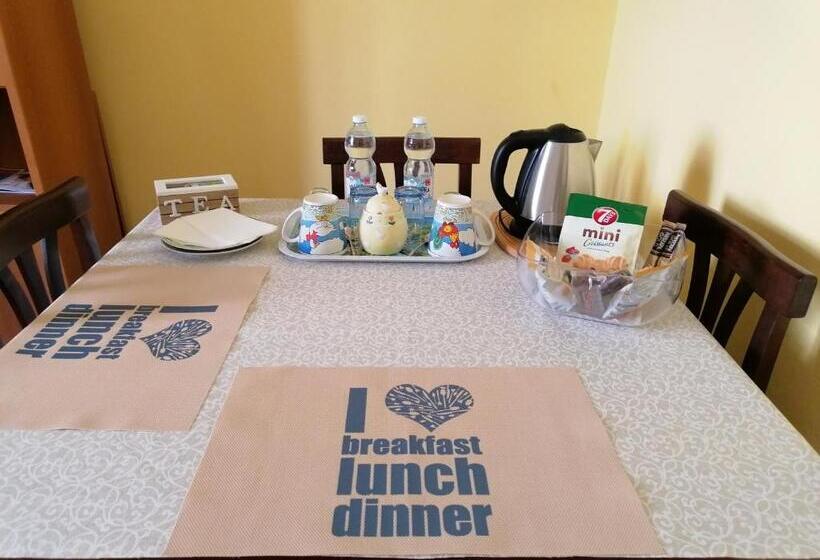 Пансион Due Finestre Sul Cortile