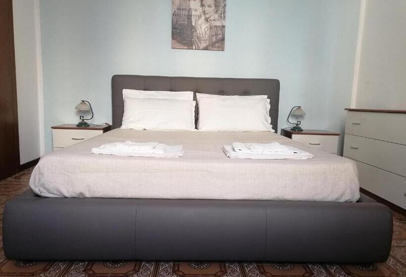 Пансион Due Finestre Sul Cortile