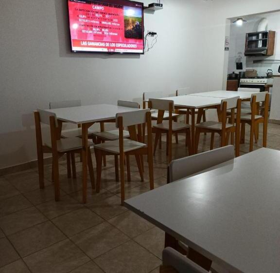 ペンション El Faro Hostel