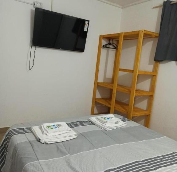 پانسیون El Faro Hostel