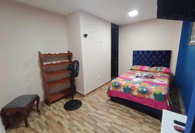 פנסיון Hostal Avanza