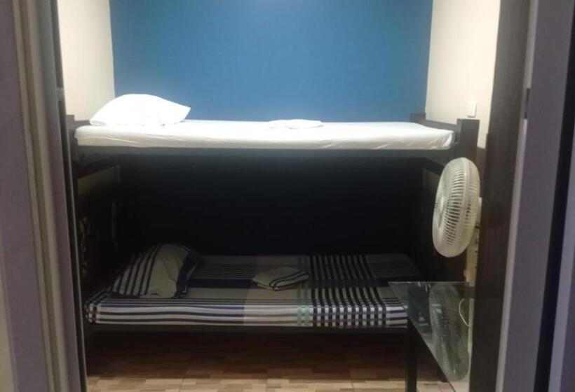 פנסיון Hostal Avanza