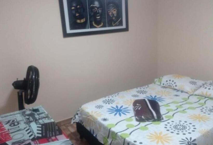 פנסיון Hostal Avanza