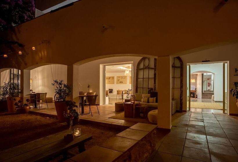 پانسیون Hostal Es Niu De Tamariu