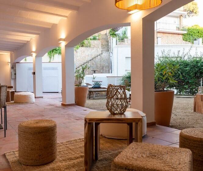 پانسیون Hostal Es Niu De Tamariu