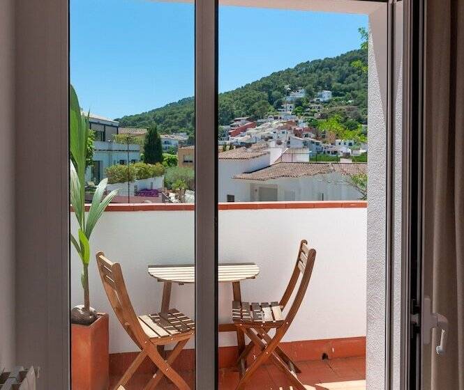 پانسیون Hostal Es Niu De Tamariu