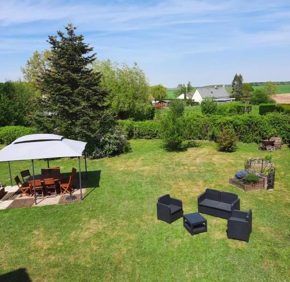 Пансион La Maison Genevier Chambre Doréline