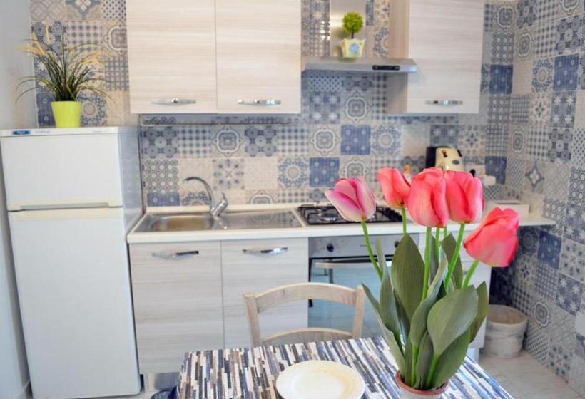 بنسيون Midway House Italy