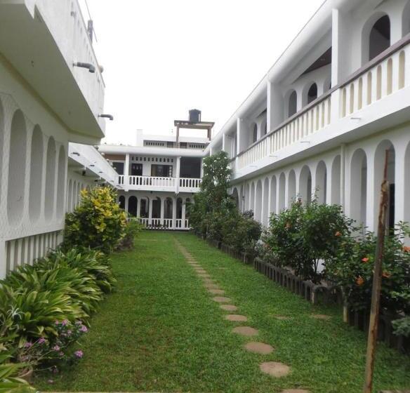 פנסיון Silver Sands