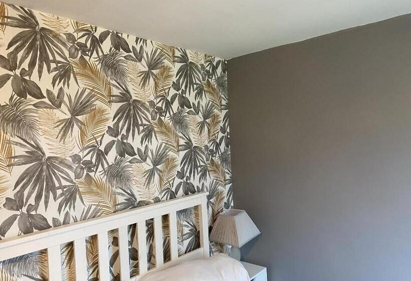 Пансион Stansted Airport Guest Rooms