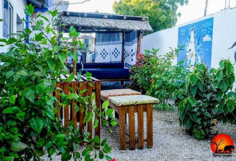 ペンション Tamu House Pajé Beach