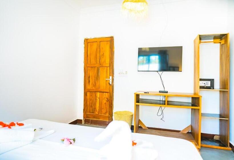 ペンション Tamu House Pajé Beach