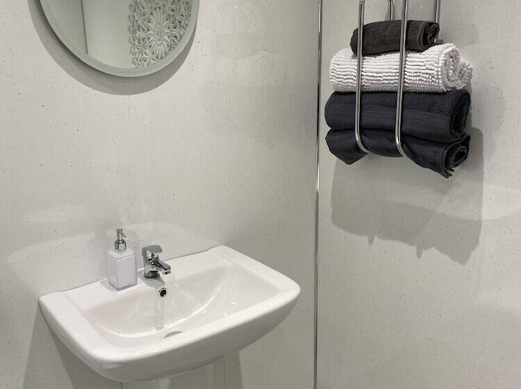 ペンション The Roxburgh Guest Accommodation