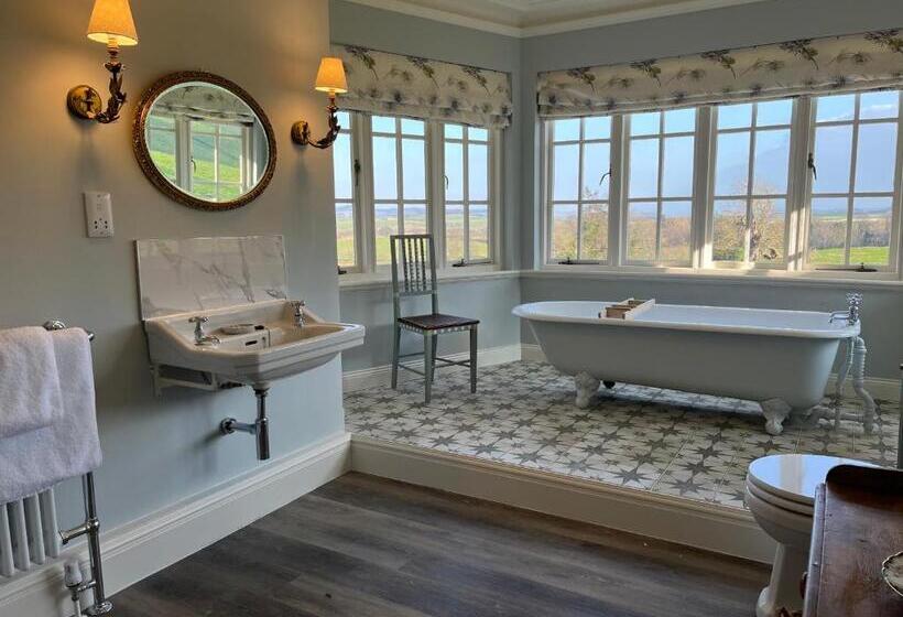 بنسيون Yearle House