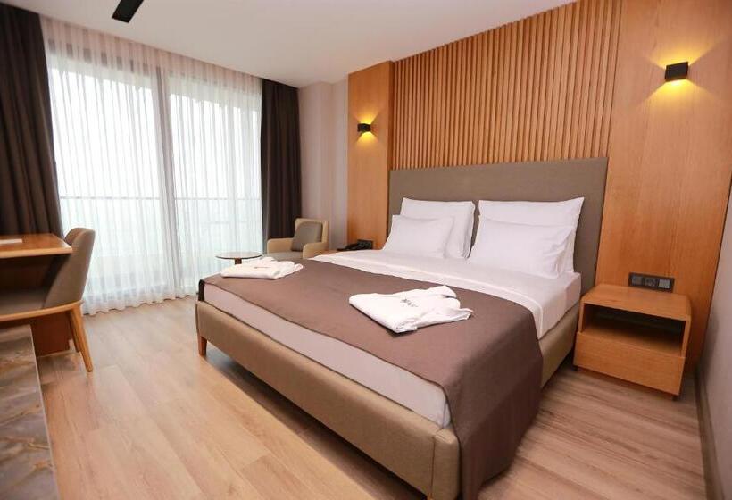 Pikola Otel